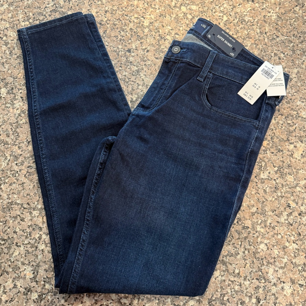 Women’s Hollister - Super Skinny - Dark Blue Jeans - 14L - NWT